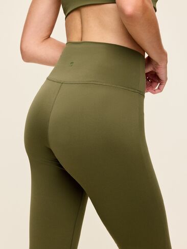 Old Navy High-Waisted StudioSmooth Flare Leggings - Hearthwood in Kuwait