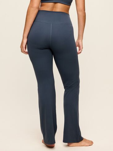 Old Navy High-Waisted StudioSmooth Flare Leggings - Dusk Navy in Kuwait