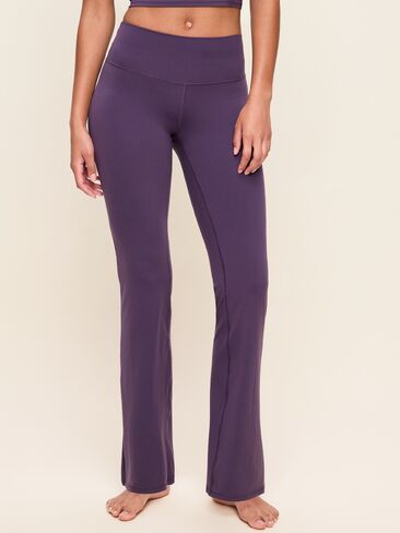 Old Navy High-Waisted StudioSmooth Flare Leggings - Nebula in Kuwait