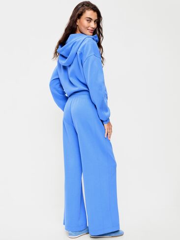 Old Navy Extra High-Waisted Dynamic Fleece Wide-Leg Sweatpants - Cloisonne in Kuwait