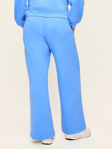 Old Navy Extra High-Waisted Dynamic Fleece Wide-Leg Sweatpants - Cloisonne in Kuwait