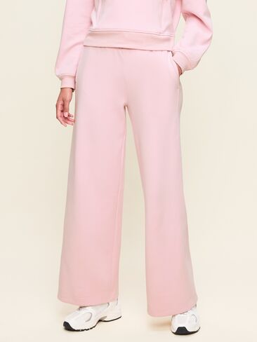 Old Navy Extra High-Waisted Dynamic Fleece Wide-Leg Sweatpants - Fairytale Rose in Kuwait