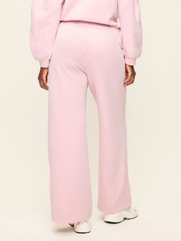 Old Navy Extra High-Waisted Dynamic Fleece Wide-Leg Sweatpants - Fairytale Rose in Kuwait