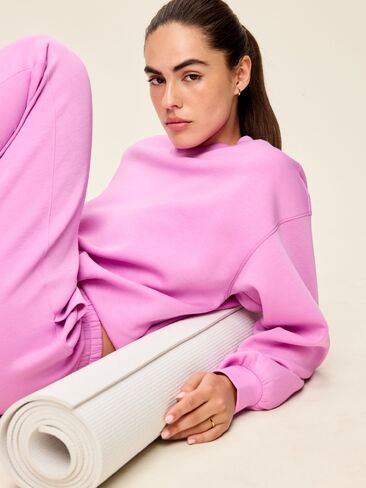 Old Navy Bounce Fleece Bubble-Hem Sweatshirt - Orchid in Kuwait