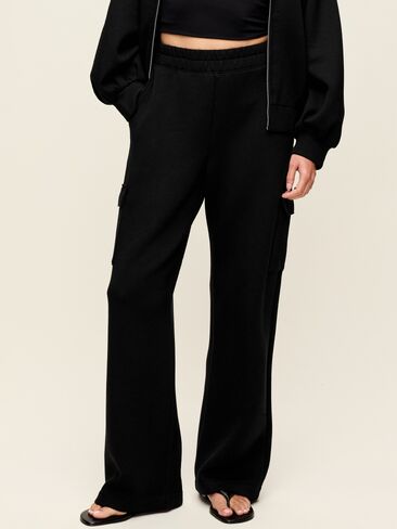 Old Navy High-Waisted Bounce Fleece Wide-Leg Cargo Sweatpants - Black Jack in Kuwait