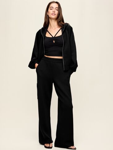 Old Navy High-Waisted Bounce Fleece Wide-Leg Cargo Sweatpants - Black Jack in Kuwait