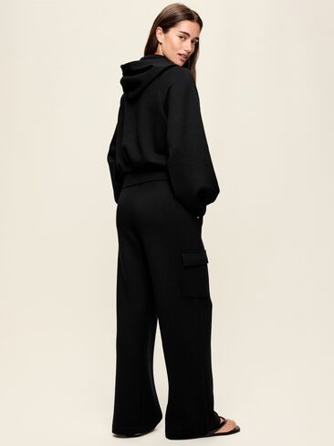 Old Navy High-Waisted Bounce Fleece Wide-Leg Cargo Sweatpants - Black Jack in Kuwait