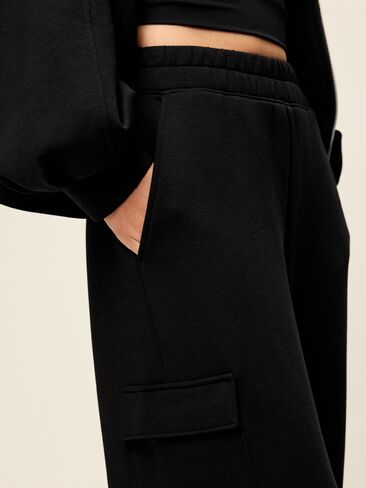Old Navy High-Waisted Bounce Fleece Wide-Leg Cargo Sweatpants - Black Jack in Kuwait