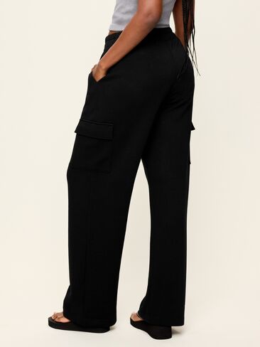 Old Navy High-Waisted Bounce Fleece Wide-Leg Cargo Sweatpants - Black Jack in Kuwait