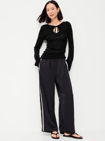 Old Navy Bell-Sleeve Keyhole Top - Black Jack in Kuwait