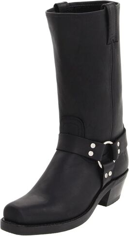 حذاء Frye Harness 12R للنساء - حذاء دراجة نارية أمريكي الصنع - نمط حزام من الجلد الإيطالي الأصلي - نعل خارجي مطاطي متين مع هيكل غرز أصلي - أجهزة من النيكل والنحاس in Kuwait