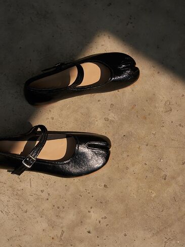 LE MURMURE Genuine Calfskin Mary Jane Tabi Flats, Ballet Flats for Women - Split Toe Shoes, Comfortable & Chic, Black in Kuwait