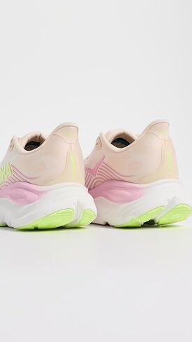 Hoka Womens Clifton 11 Tangerine Glow/White 7.5 Medium in Kuwait