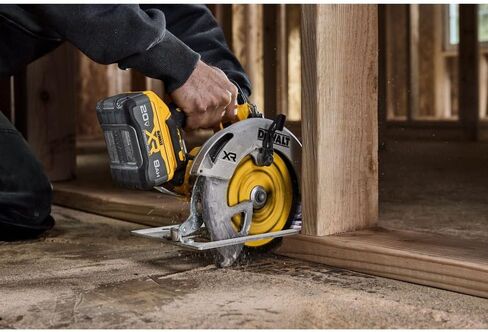 DEWALT 20V MAX* XR Brushless Cordless 7-1/4 in. Circular Saw (Tool Only) (DCS590B) (Renewed) in Kuwait