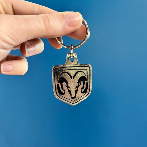 شعار RAM Trucks Shield مخصص، سلسلة مفاتيح معدنية مصبوبة، 2 بوصة × 1 بوصة in Kuwait