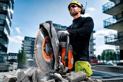 Husqvarna K770 14-Inch Gas Power Cutter, Updated 2026 Version, Cuts 5 Inches Deep, Concrete Cut-Off Saw, Model 970850301 in Kuwait