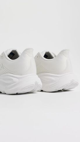 Hoka Womens Clifton 11 White/White 8 Medium in Kuwait