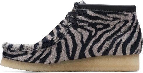 Clarks Womens Wallabee Boot Chukkas Boots Boots in Kuwait
