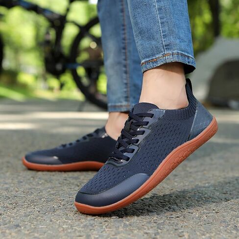 Versatile Minimalist Athletic Shoes for Men Women - Lightweight Solid Color Sports Sneakers for Outdoor Running Fitness and Hiking - Comfortable Breathable Design in Kuwait