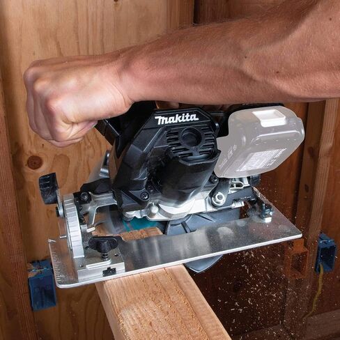 Makita XSH04ZB-R 18V LXT Li-Ion Sub-Compact Brushless Cordless 6-1/2 in. Circular Saw (Tool Only) (Renewed) in Kuwait