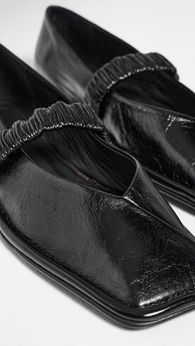 ALOHAS Women's Lautan Leather Ballet Flats in Kuwait