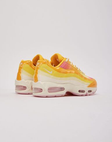 Nike Air Max 95 OG 'University Gold' (Yellow) in Kuwait
