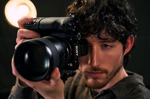 Sony VGC6 Vertical Grip for Sony Alpha 7R VI in Kuwait
