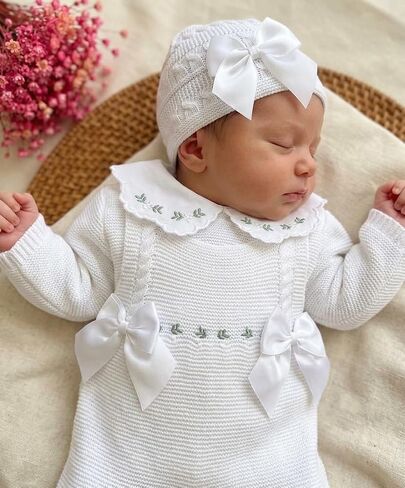 Newborn Girl Knitted Clothes Set, Coming Home Infant Knit Outfit 3 pieces in Kuwait