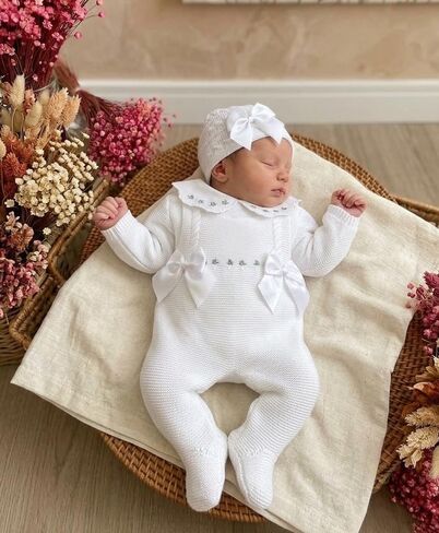 Newborn Girl Knitted Clothes Set, Coming Home Infant Knit Outfit 3 pieces in Kuwait
