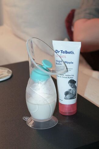 Dr. Talbot's Mom Silicone Breast Pump - 4 oz - Hands-Free, Noise-Free, Leak-Resistant Manual Suction Pump - Natural Silicone Cup, Ball Stopper & Suction Base - Breast Milk Collector for Breastfeeding in Kuwait