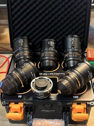 DULENS Triassic Prime 5-Lens Cine Set: 25mm, 35mm, 50mm, 90mm, 120mm – PL Mount Full Frame Cinema Lens Kit with Hard Case (Black) in Kuwait