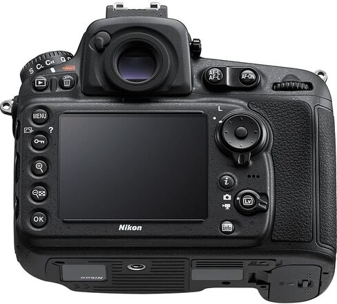Nikon D810 FX-Format Digital SLR Camera + EN-EL15C Battery + Extreme PRO 64GB Card+ 12 Inch Flex Tripod + Photo Editing Software + Nikon AF-S NIKKOR 200-500mm f/5.6E ED VR Lens + More in Kuwait