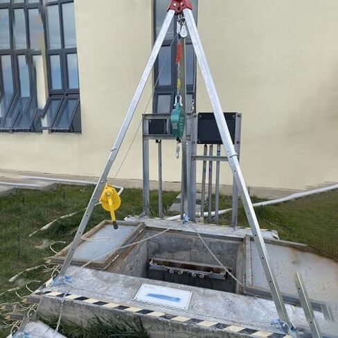 Adjustable Tripod Rescue Kit for Confined Space Safety - Complete with Winch, Fall Arrester & Safety Belt for Secure Lifting & Emergency Rescue Operations in Kuwait