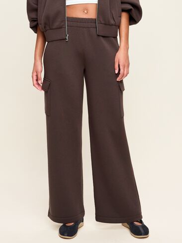 Old Navy High-Waisted Bounce Fleece Wide-Leg Cargo Sweatpants - Black Coffee in Kuwait