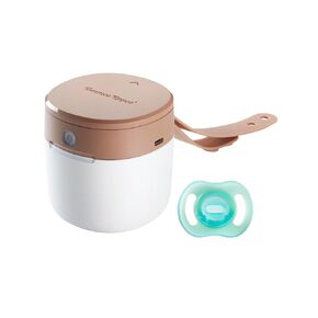 Tommee Tippee StayPut Pacifier Set, 0-6 Months, Silicone, Pack of 4 | 2 Glow in the Dark + 2 Ultra-Light StayPut Pacifiers, One-Piece Design, Colors May Vary, BPA Free in Kuwait