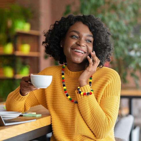 Fabbay 200 قطعة من الخرز الخشبي لشهر التاريخ الأسود Juneteenth، خرز خشبي أسود وأحمر وأخضر وأصفر، 1865 يوم الحرية، خرز خشبي مع خرز أمريكي من القنب لصنع المجوهرات، ديكور المنزل والحفلات اليدوية in Kuwait