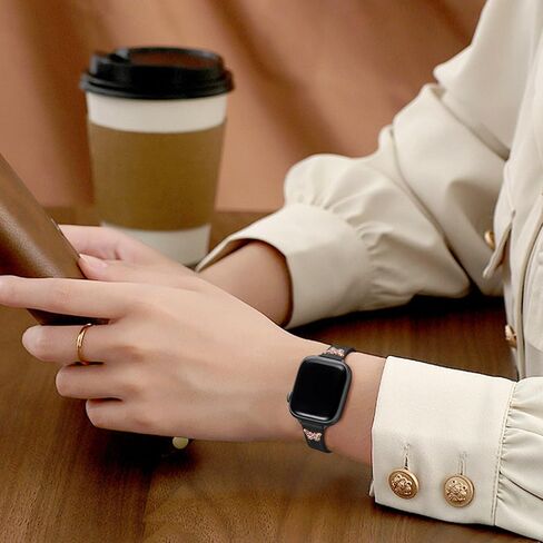 Adorve سوار جلدي نحيف متوافق مع أساور ساعة Apple للنساء 40 مم 41 مم 38 مم 42 مم 44 مم 45 مم، سوار من الجلد الناعم الأصلي المحبب مع سحر لأساور iWatch النسائية سلسلة SE 9 8 7 6 5 4 3 2 1 in Kuwait