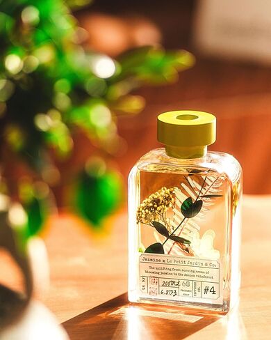 مجموعة هدايا Le Petit Jardin & Co. Reed Diffuser مع زيت عطري بعصا الزهور 200 مل 6.7 أونصة لديكور المنزل والمكتب والحمام (الخزامى) in Kuwait