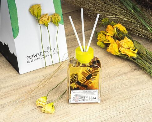 مجموعة هدايا Le Petit Jardin & Co. Reed Diffuser مع زيت عطري بعصا الزهور 200 مل 6.7 أونصة لديكور المنزل والمكتب والحمام (الخزامى) in Kuwait