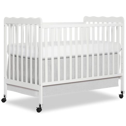 Dream On Me Carson Classic 3-in-1 Convertible Full-Size Baby Crib in Espresso, GreenGuard Gold & BSA, 4 Mattress Heights, Converts to Day & Toddler Bed, Locking Wheels, Classic Nursery Design in Kuwait