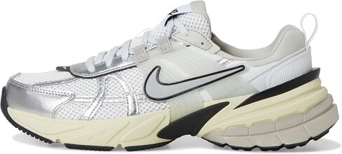 Nike WMNS V2K Runtekk - Summit White / Metallic Silver in Kuwait