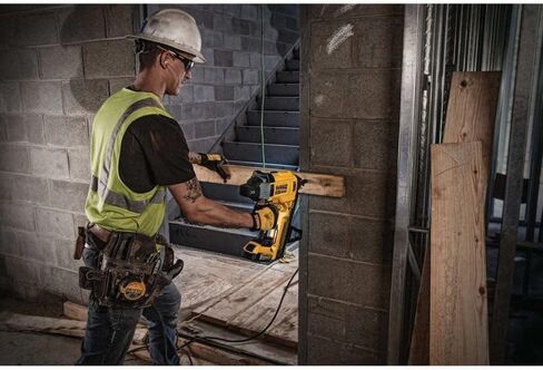 Dewalt 20V Max Cordless Concrete Nailer Kit in Kuwait