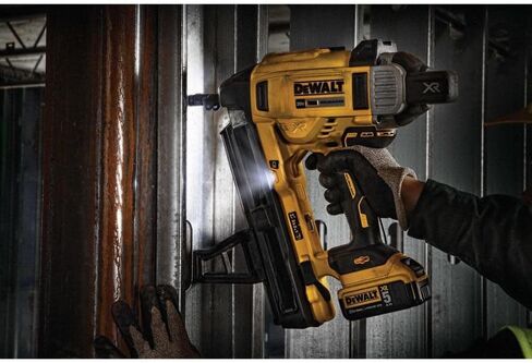 Dewalt 20V Max Cordless Concrete Nailer Kit in Kuwait