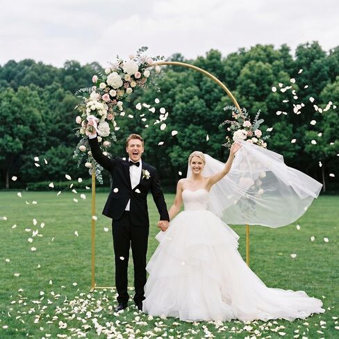 STARLATTA 7.2FT Gold Metal Wedding Arch Backdrop Stand | Heavy duty, reusable, for wedding ceremony, birthday party, baby shower, bridal shower & photo booth decoration in Kuwait
