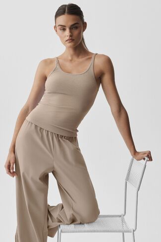 Alo Yoga Ribbed Adore Tank - Gravel in Kuwait