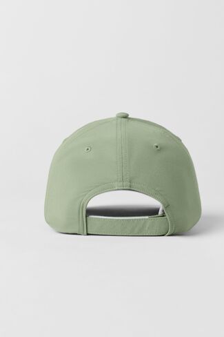 Alo Yoga Performance Off-Duty Cap - Dune Grass - Dune Grass / One Size in Kuwait