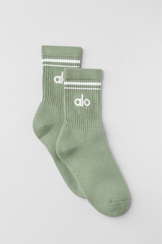Alo Yoga Unisex Half-Crew Throwback Sock - Dune Grass/White in Kuwait