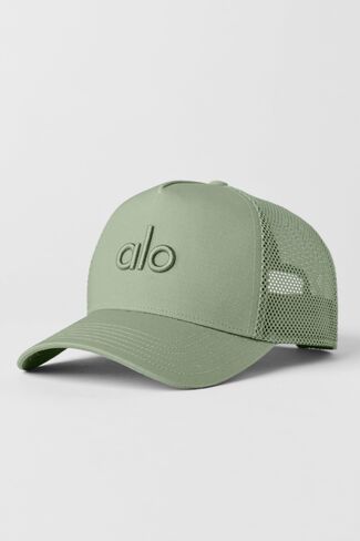 Alo Yoga District Trucker Hat - Dune Grass - Dune Grass / One Size in Kuwait