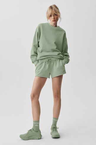 Alo Yoga Accolade Crew Neck Pullover - Dune Grass in Kuwait