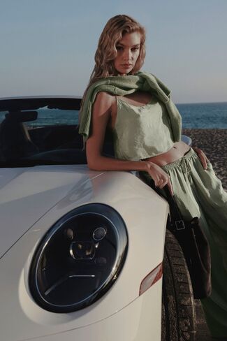 Alo Yoga Semi-Sheer Golden Hour Tank - Dune Grass in Kuwait